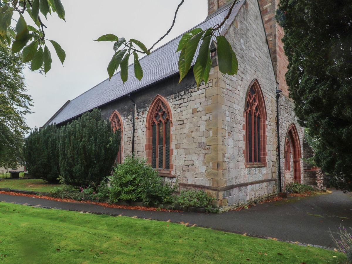 Memorial Building Lägenhet Ruthin Exteriör bild